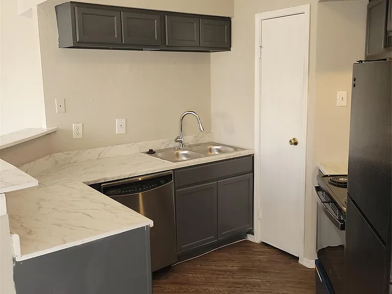 7200 T C Jester Blvd #2402 — Photo 3