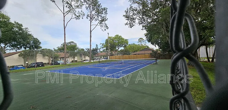 302 Lewfield Cir — Photo 9