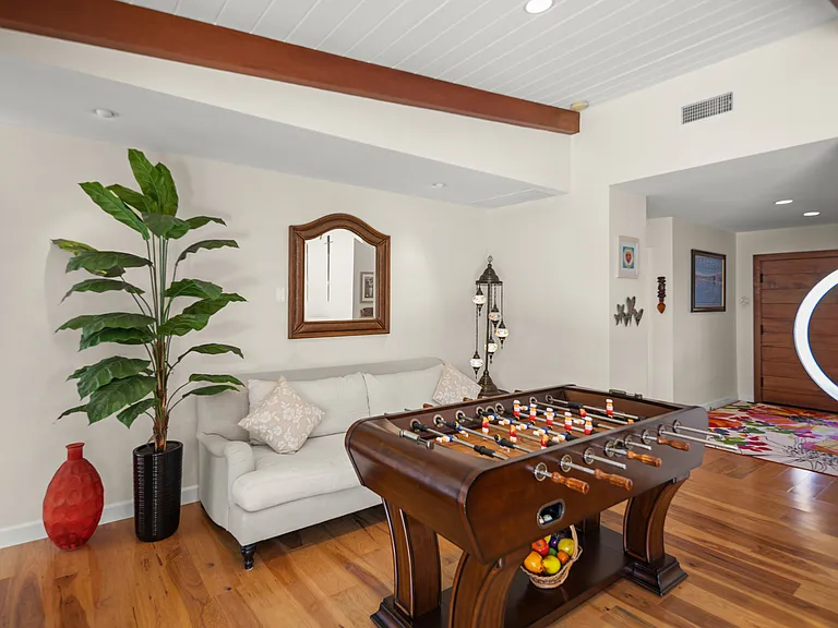 1040 Alameda Blvd — Photo 16