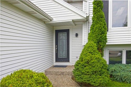 3rd image of 2231 Thistledowne Dr NE