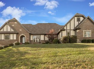 417 Dietrich Rd, Ballwin, MO 63021