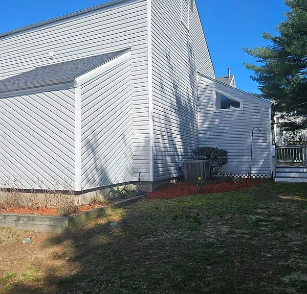 18 Landsdown Dr #18 — Photo 4