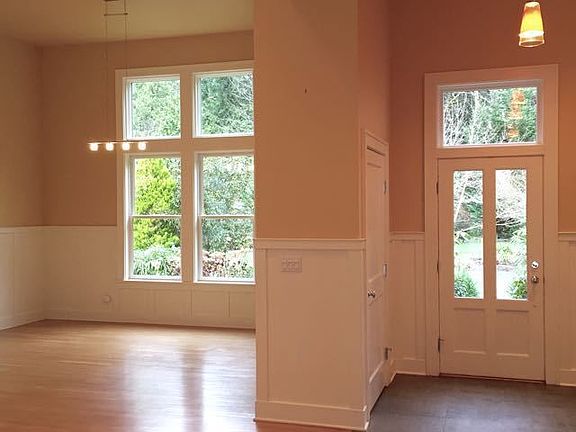 3rd image of 10739 Battle Point Dr NE