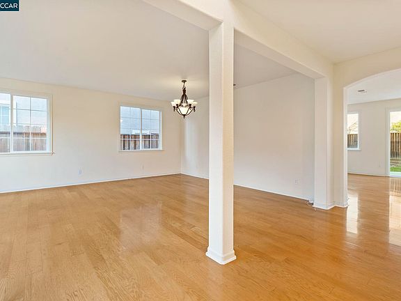 5th image of 5141 Fern Ridge Cir