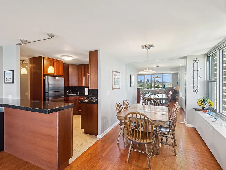 400 E Randolph St #1809 — Photo 11