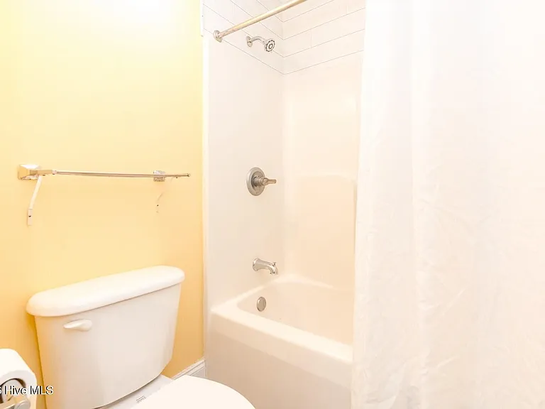 1507 N New River Dr #216 — Photo 15