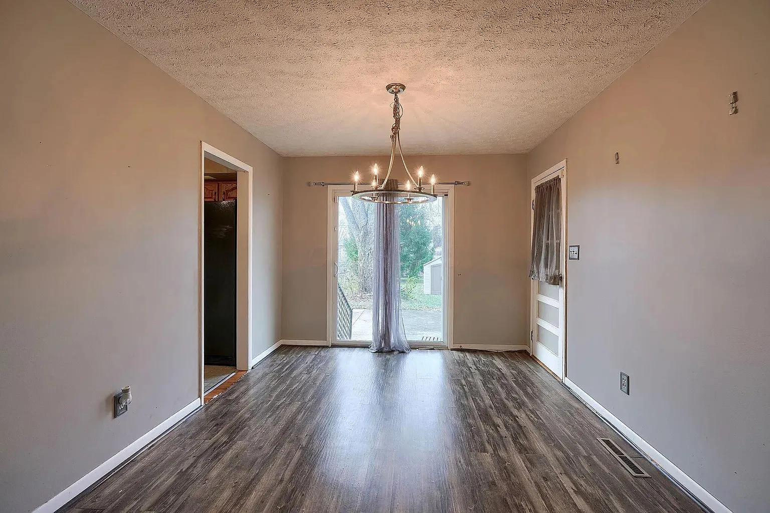 4 bed, 1680 sqft, $2,600 — Photo 1