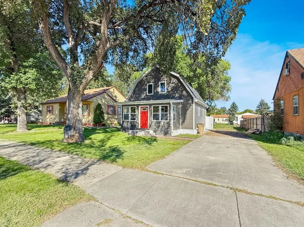 416 22nd St NW, Minot, ND 58703