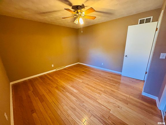 14th image of this home