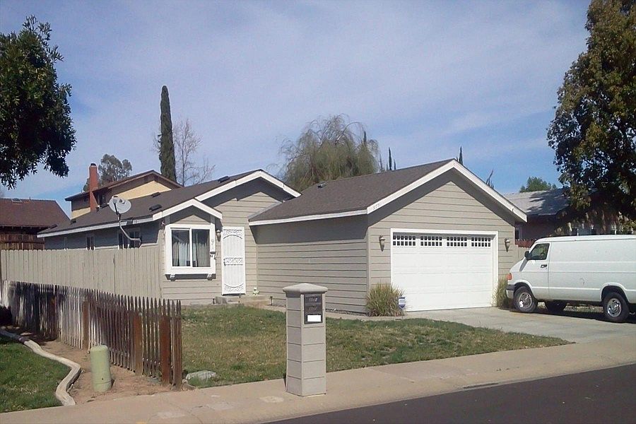 2nd image of 31771 Via Verde