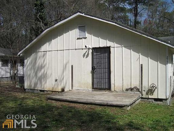 2nd image of 277 N Lake Dr