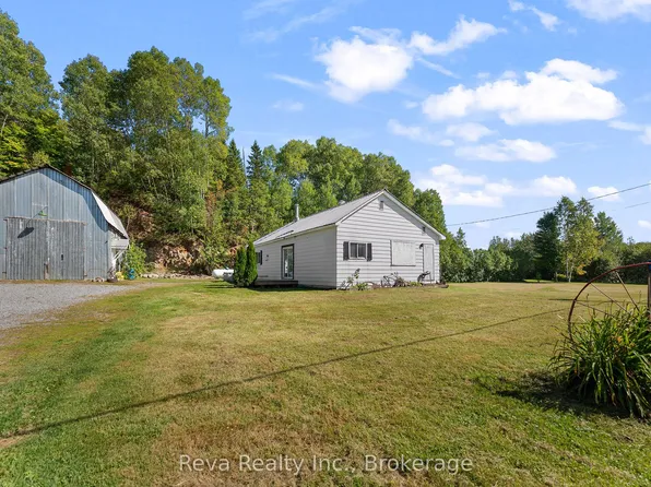 834 Hybla Rd, Hastings Highlands, ON K0L 1C0