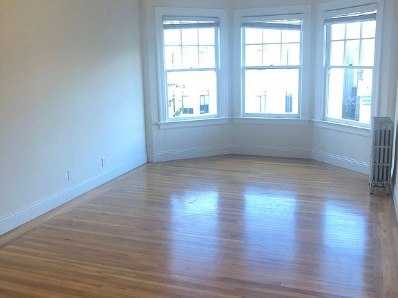 4th image of 2341 Chestnut St #203