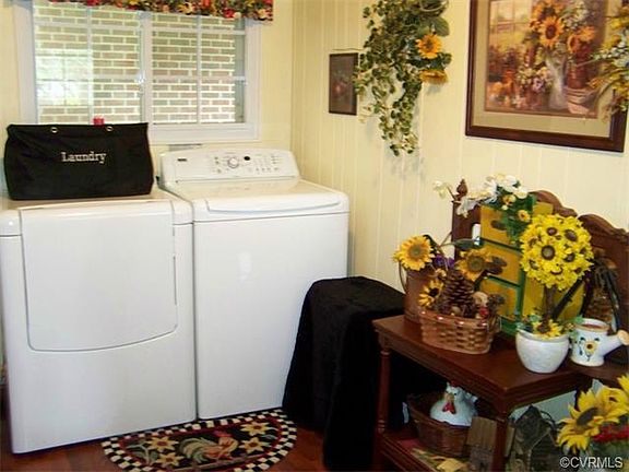 Laundry room 9x 12