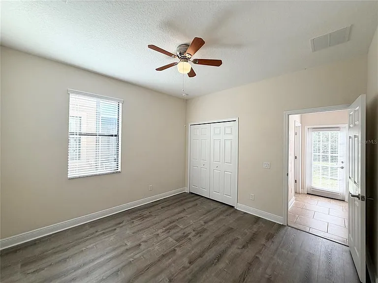 19522 Whispering Brook Dr — Photo 31