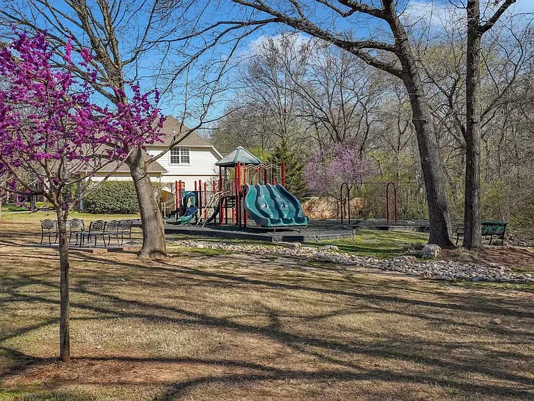 10522 S 92nd East Cir — Photo 28
