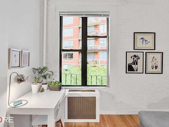3rd image of 159 W 85th St APT 4A