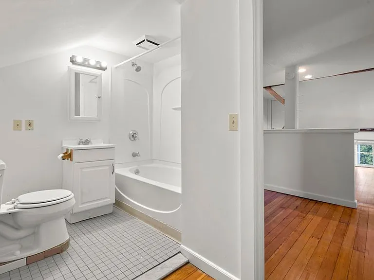22 Winthrop St #5 — Photo 9