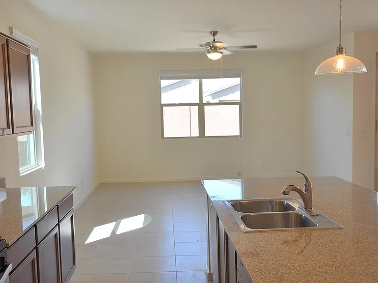 838 W Carlsbad Dr — Photo 7