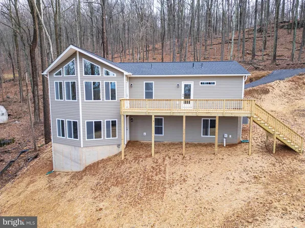 155 Delicious Rd, Linden, VA 22642