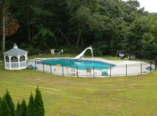 37 Paige Ln, Moriches, NY 11955