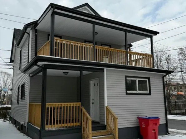 28 7th Ave, Carbondale, PA 18407