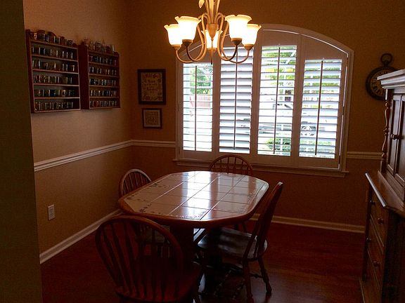5th image of 423 Rosemeade Ct
