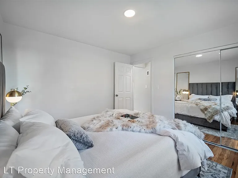 Taylor Apartments — Photo 6