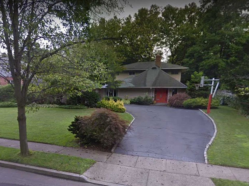 1st image of 8 Hill Ln