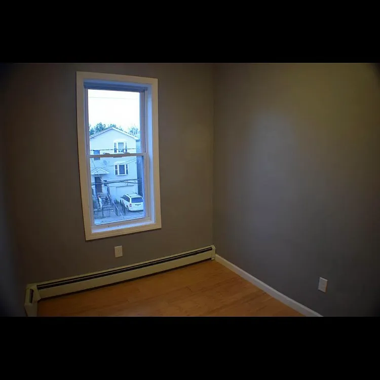 4 bed, 1168 sqft, $830 — Photo 2