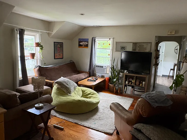 1064 Main St #2 — Photo 2