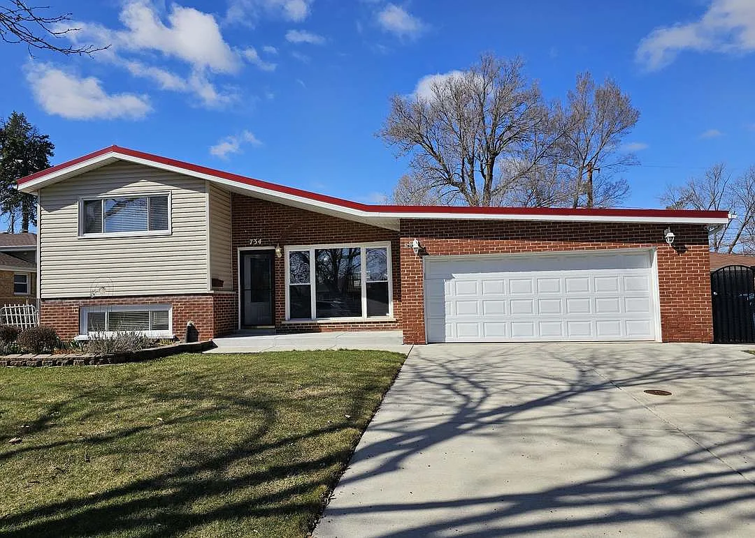 3 bed, 1600 sqft, $3,200 — Photo 1