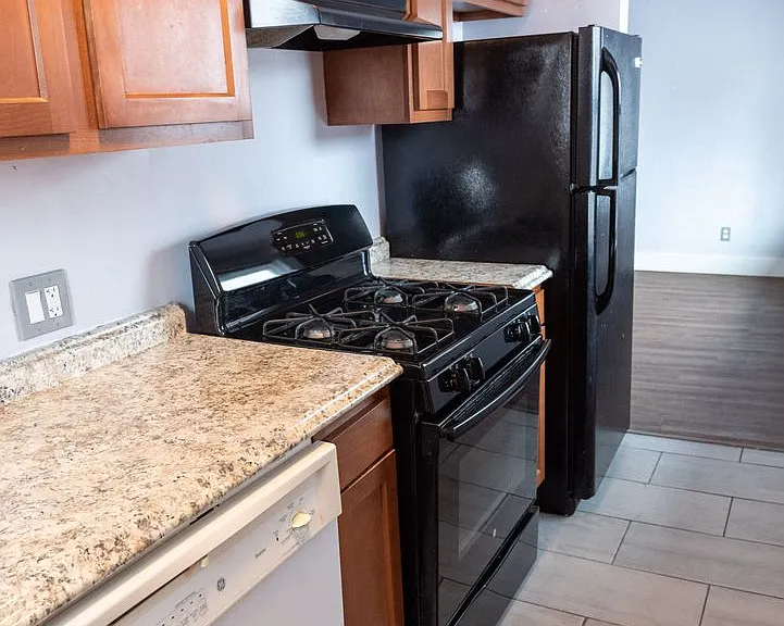 3710 Upham St. Apartments — Photo 11