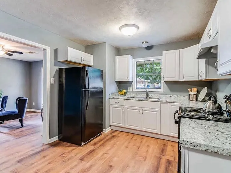 106 Trewhill Pkwy — Photo 3