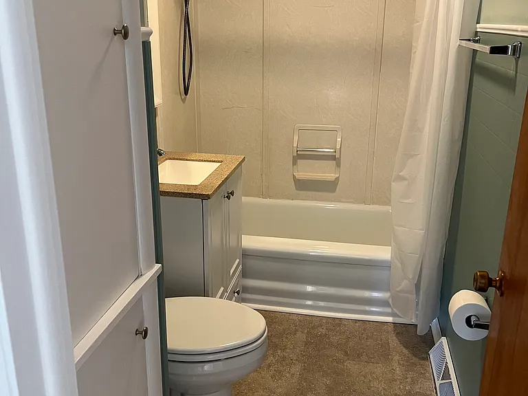 Full Bathroom