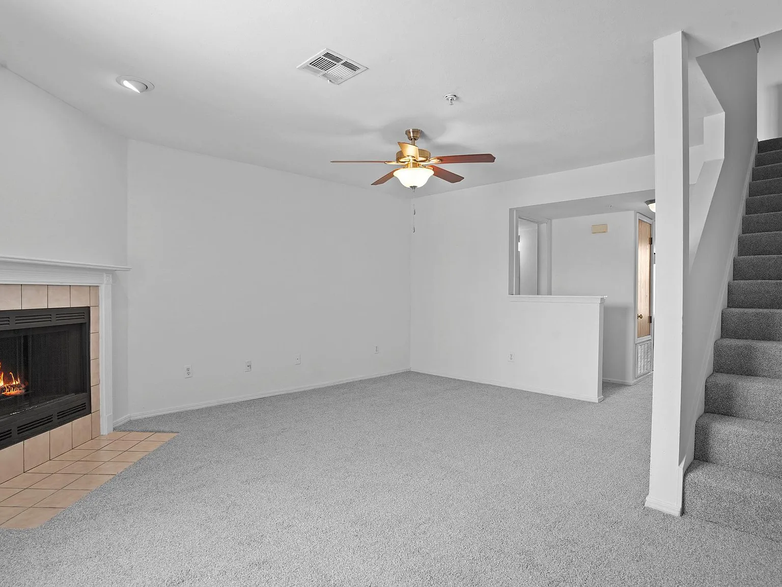 Persimmon Square Apartments — Photo 2