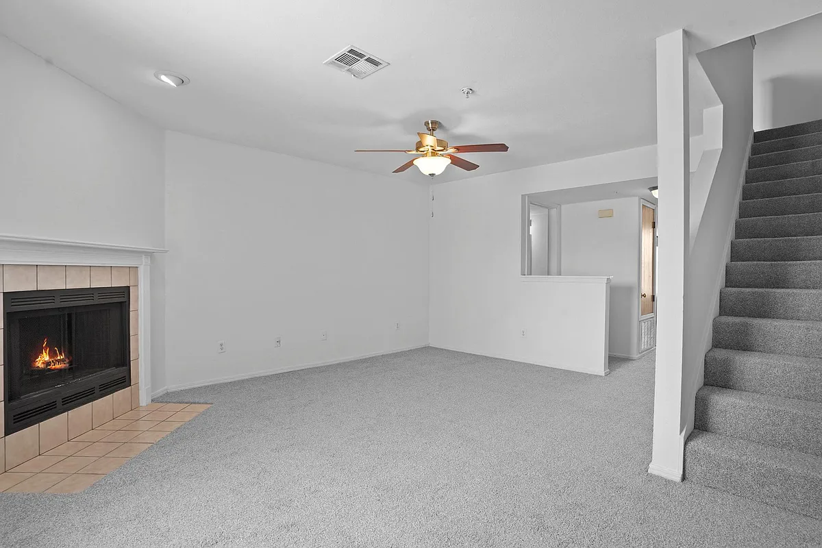 Building Photo - Persimmon Square Apartments