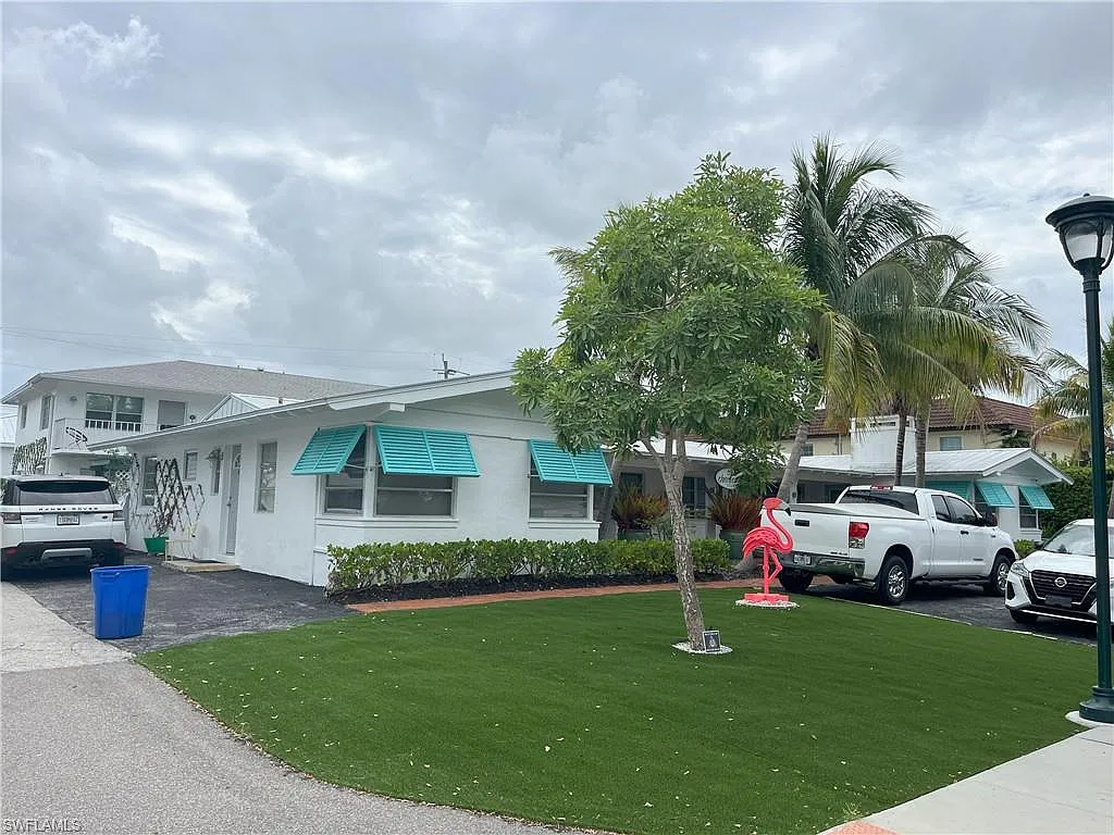 2 bed, 1.0 bath, 750 sqft, $1,765 — Photo 2