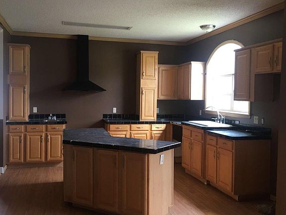 2nd image of 403 Louis Dr