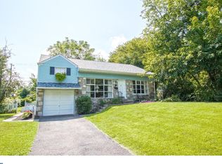 54 Hamilton Dr, Warminster, PA 18974