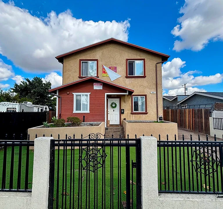 141 E 110th St