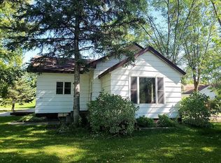 504 Main Ave N, Roseau, MN 56751