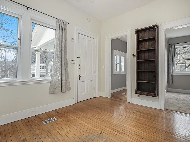 231 Paris Ave SE #4 — Photo 9