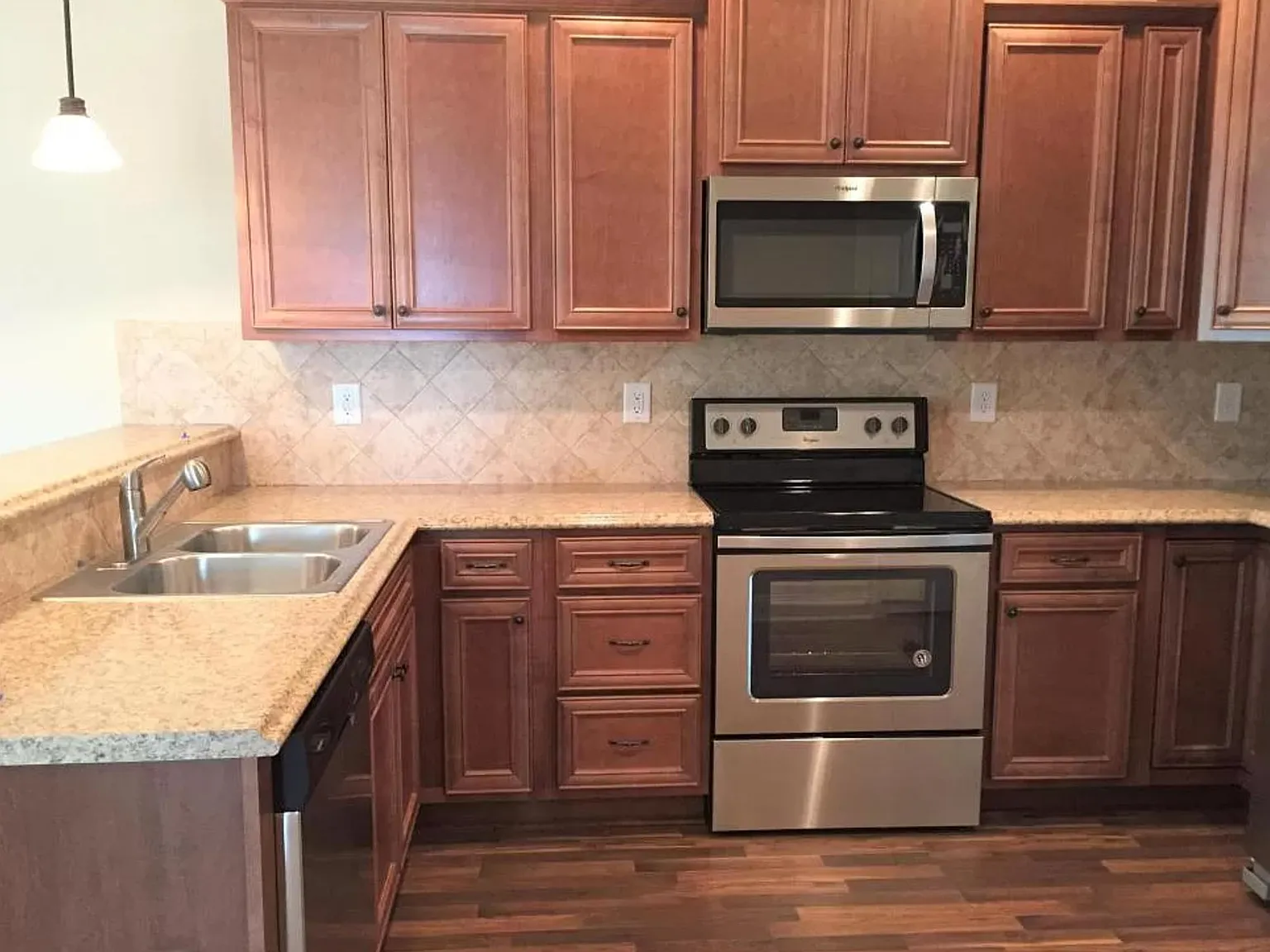 1672 Cambria Dr — Photo 4