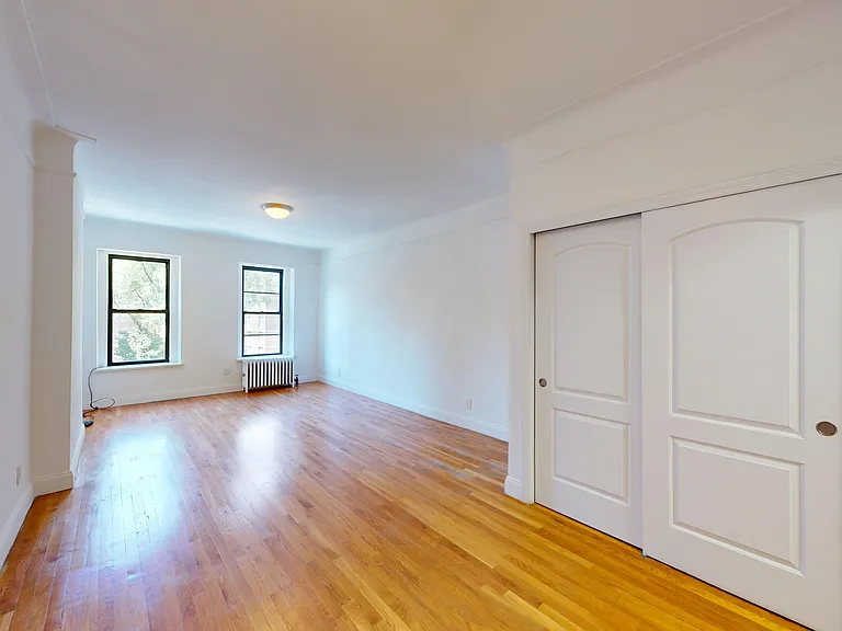 1614 York Ave #5B — Photo 4