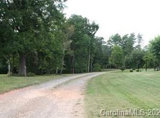 Hickory Hwy, Statesville, NC 28677