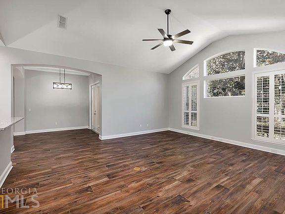 5th image of 182 Cedar Hill Dr