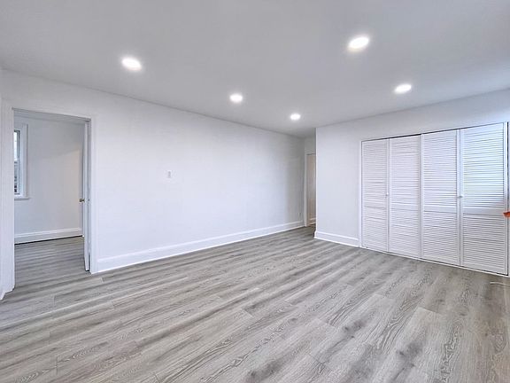 2nd image of 389 Monmouth St #3