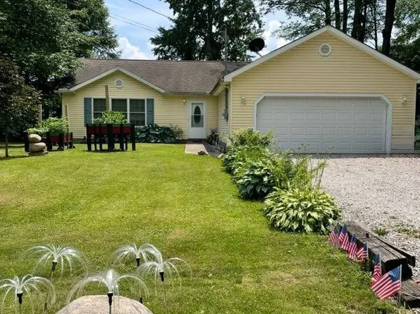 889 Long Shadow Ln, Rome, OH 44085