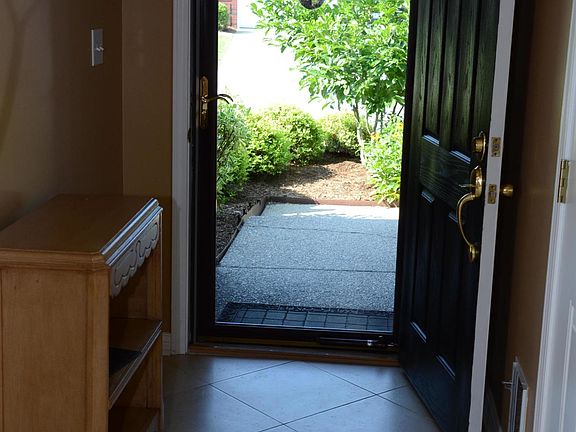 3rd image of 6627 Woods Mill Dr